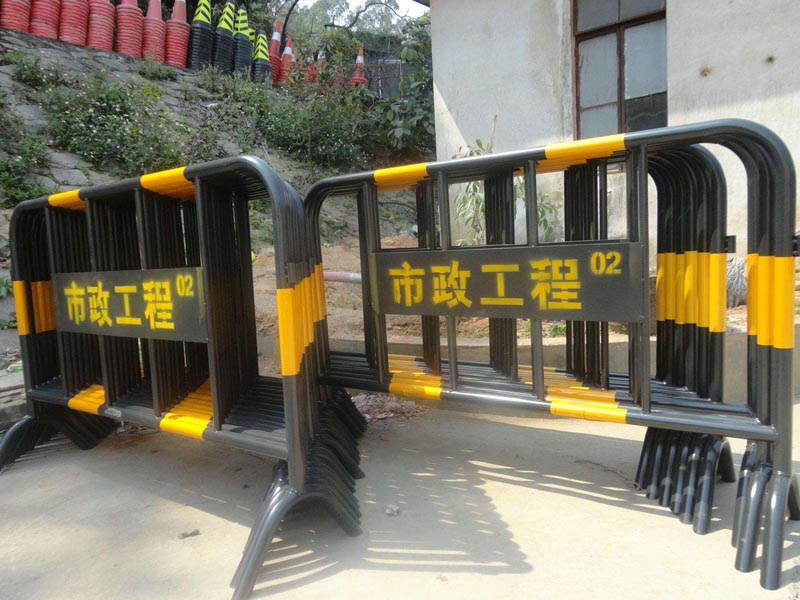 鐵馬護(hù)欄移動圍欄